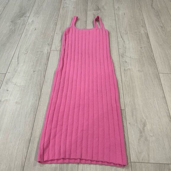 aritzia wilfred free fuzzy pink midi dress size M - Picture 1 of 7